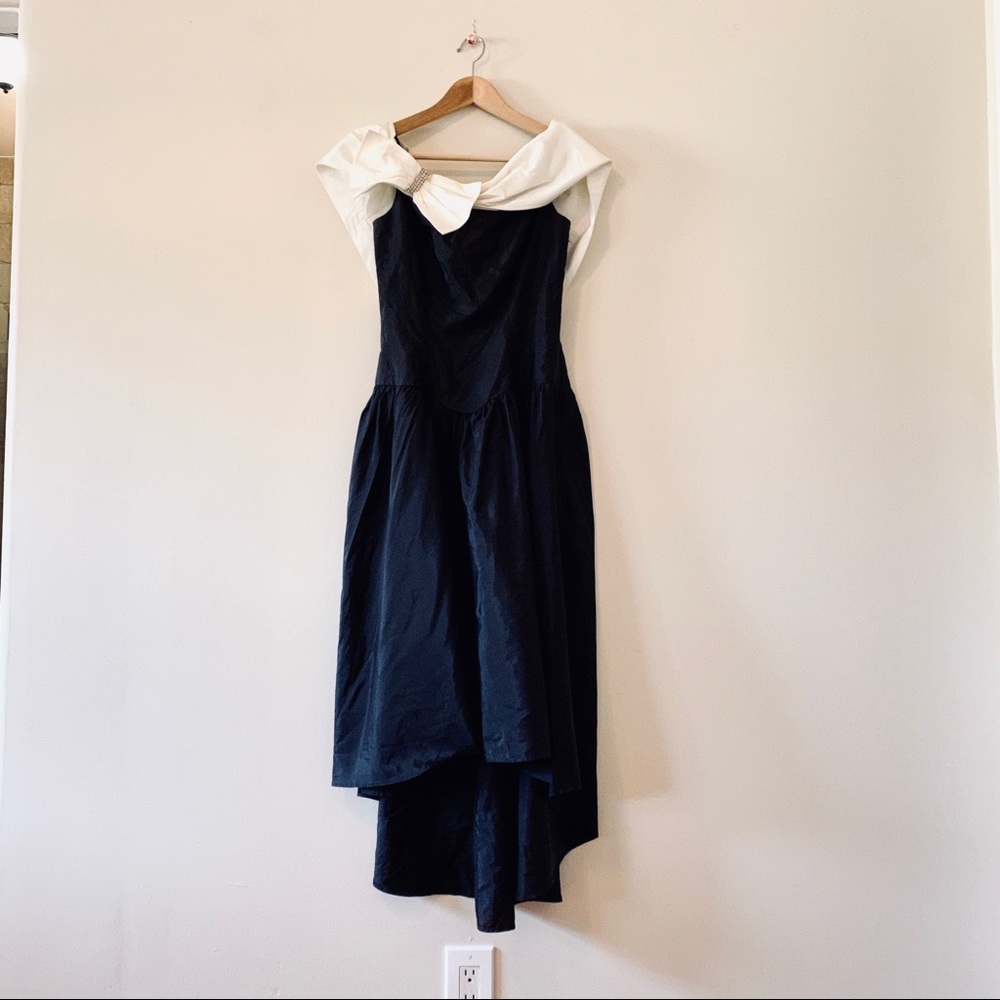 Vintage 1980s 80s formal dress black maxi gown bib collar small